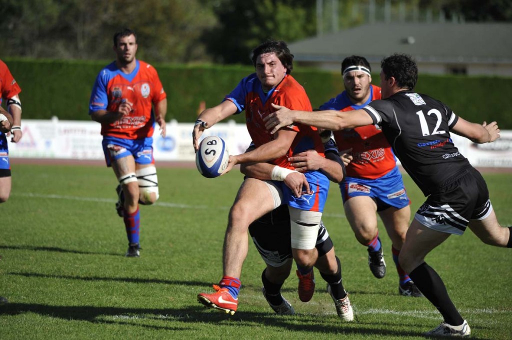 Baptiste Lartigau a inscrit le seul essai hagetmautien du match à la 49e minute. (Photo Jean-Louis Tastet)