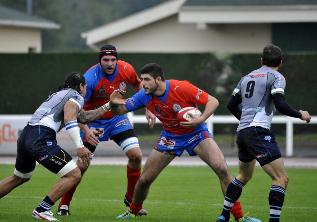 Clément Veeckman fait partie des cinq Hagetmautiens sélectionnés ce dimanche avec l'équipe de Côte basque-Landes, qui ira chercher à Bagnères un ticket pour les demi-finales de la Coupe de la Fédération. (Photo Jean-Louis Tastet)  