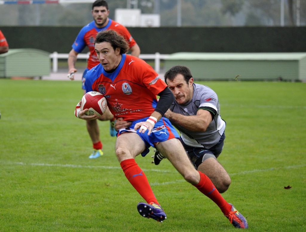 A l'aller, le capitaine Julien Langlade avait passé une ultime pénalité dans les dernières minutes pour offrir la victoire aux siens (17-15). Photo Jean-Louis Tastet 