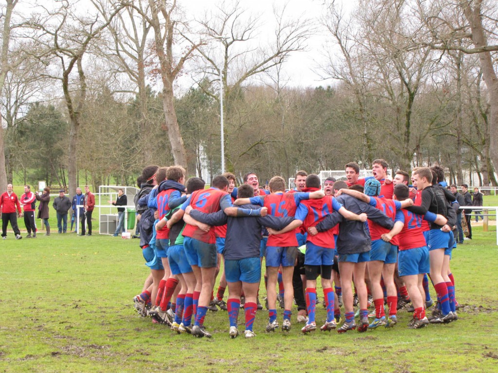 Les cadets du SAH suite à leur match contre les Belges du Kituro le mois dernier. (Photo Bruno Pouilloux)