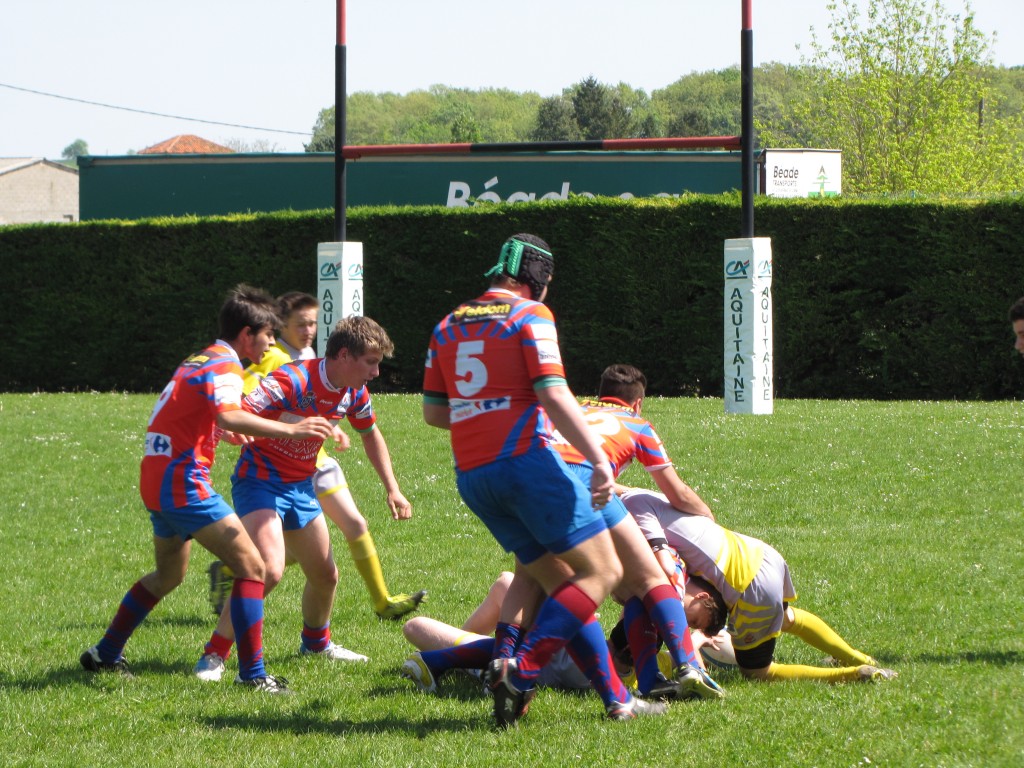 Les cadets ont largement dominé leurs adversaires de Laroque-Timbaut et sont en route pour les quarts de finale du championnat d'Aquitaine Teulière B. (Photo Bruno Pouilloux)