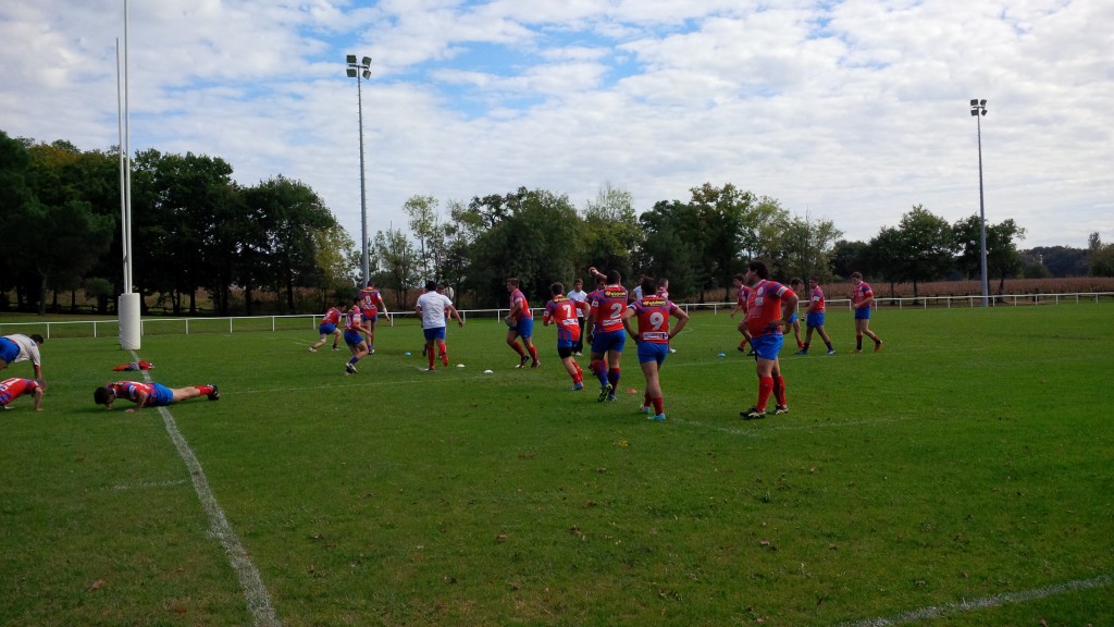 Les juniors à l'échauffement avant leur match contre Cestas.